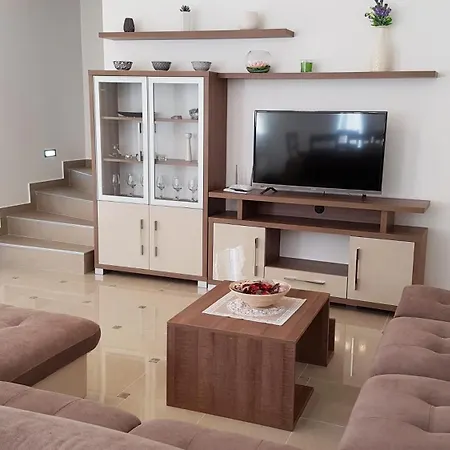 Olivia Private Pool Banjole