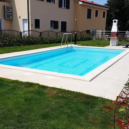 Olivia Private Pool Banjole